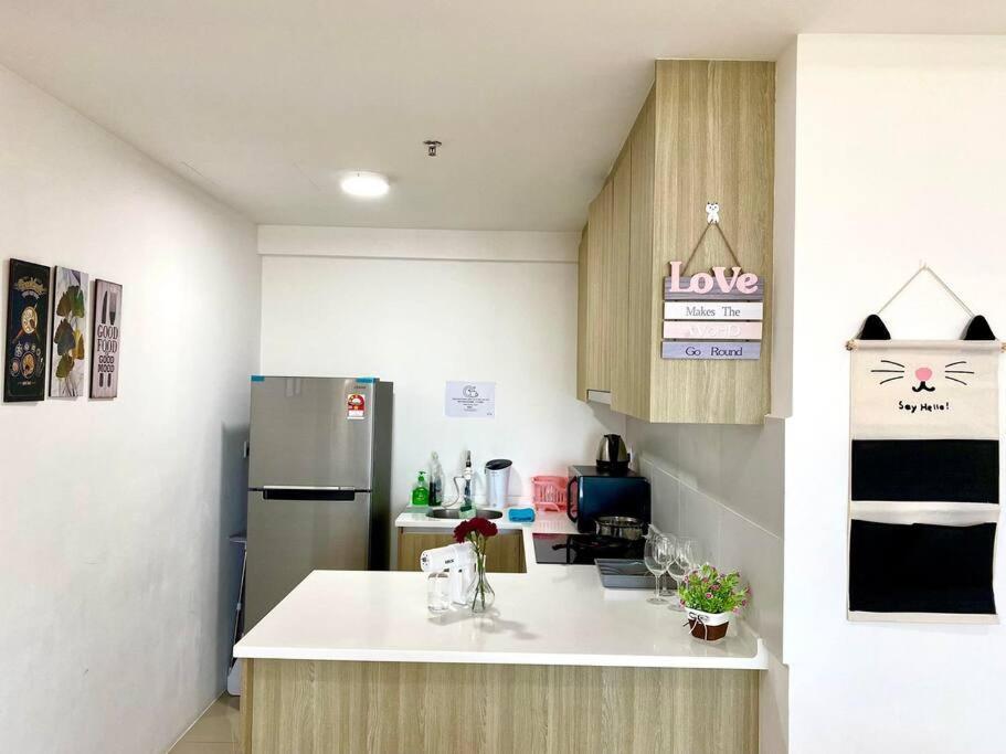 Unlisted T2708 Apartment